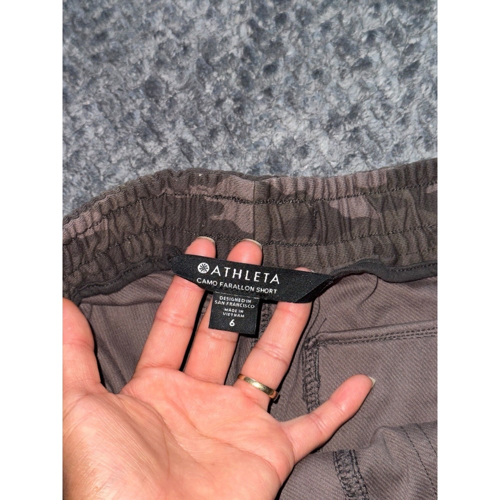 Athleta Women's Camo Farallon Short Drawstring Stretch Side Pockets Size‎ 6 - Picture 4 of 10
